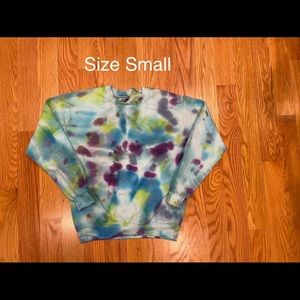 tie dye sweatshirt